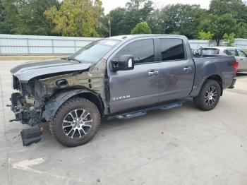  Salvage Nissan Titan