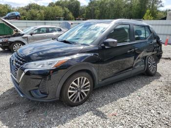  Salvage Nissan Kicks