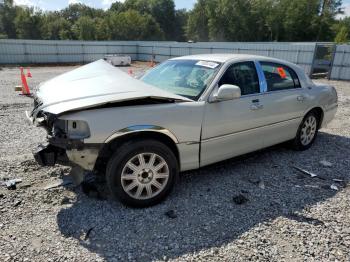  Salvage Lincoln Towncar