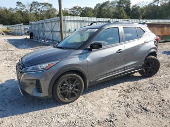  Salvage Nissan Kicks