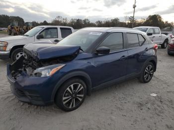  Salvage Nissan Kicks