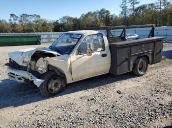  Salvage Toyota Pickup