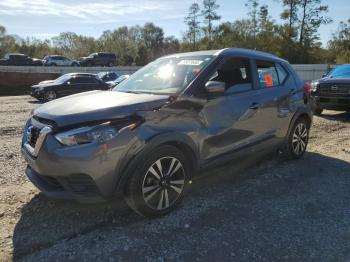  Salvage Nissan Kicks