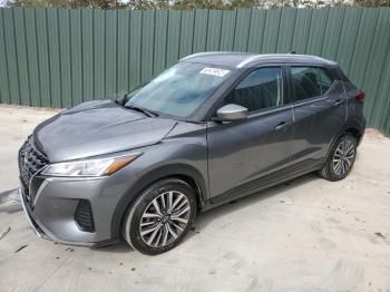  Salvage Nissan Kicks