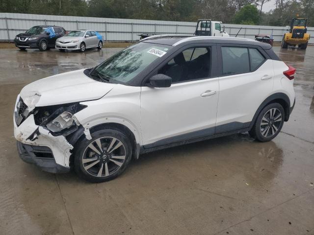  Salvage Nissan Kicks