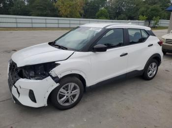  Salvage Nissan Kicks