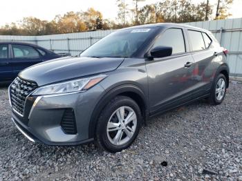  Salvage Nissan Kicks