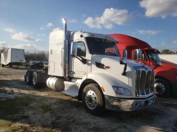  Salvage Peterbilt 579