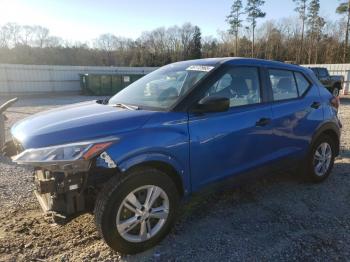  Salvage Nissan Kicks