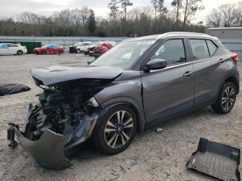  Salvage Nissan Kicks