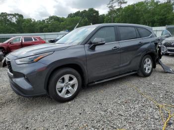  Salvage Toyota Highlander