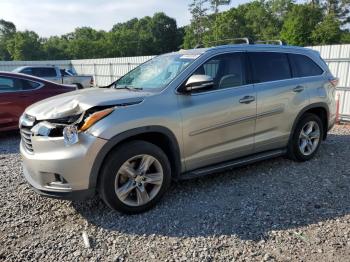  Salvage Toyota Highlander