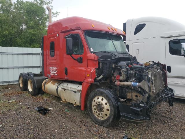  Salvage Freightliner Cascadia 1