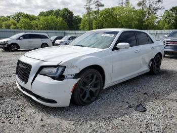  Salvage Chrysler 300