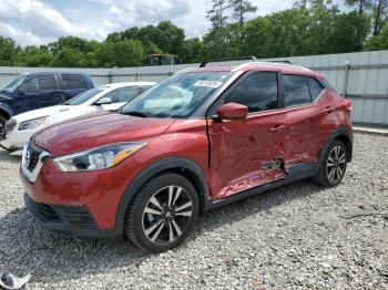 Salvage Nissan Kicks