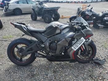  Salvage Kawasaki Zx1002 M