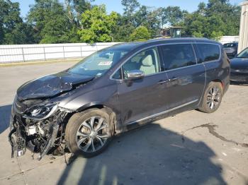  Salvage Chrysler Pacifica