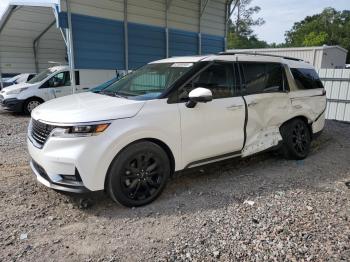  Salvage Kia Carnival