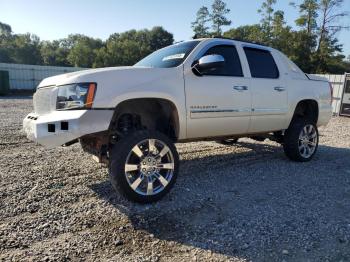  Salvage Chevrolet Avalanche