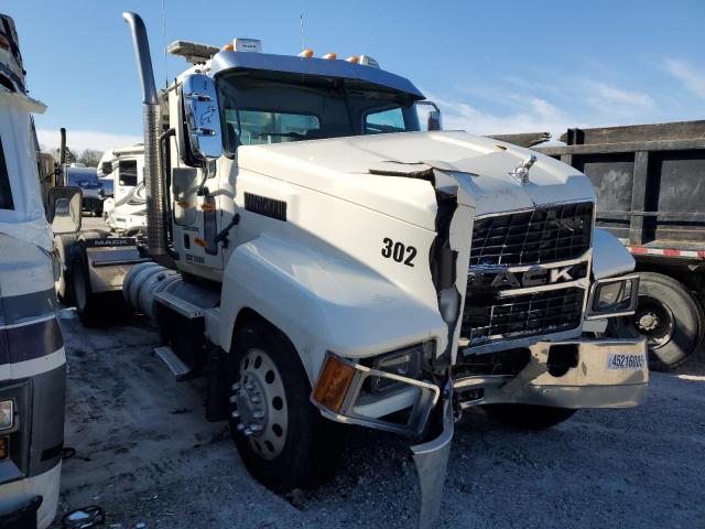  Salvage Mack Pinnacle