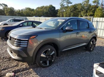  Salvage Nissan Kicks