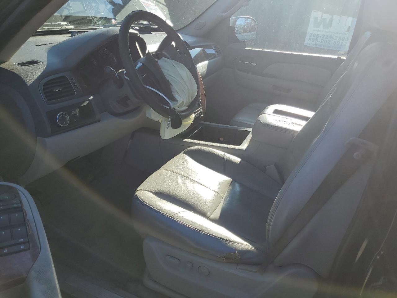 Chevrolet Tahoe C1500 Image 3