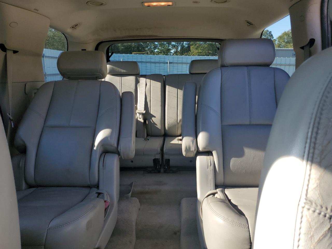 Chevrolet Tahoe C1500 Image 10