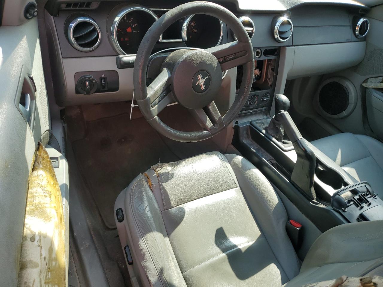 Ford Mustang Image 7