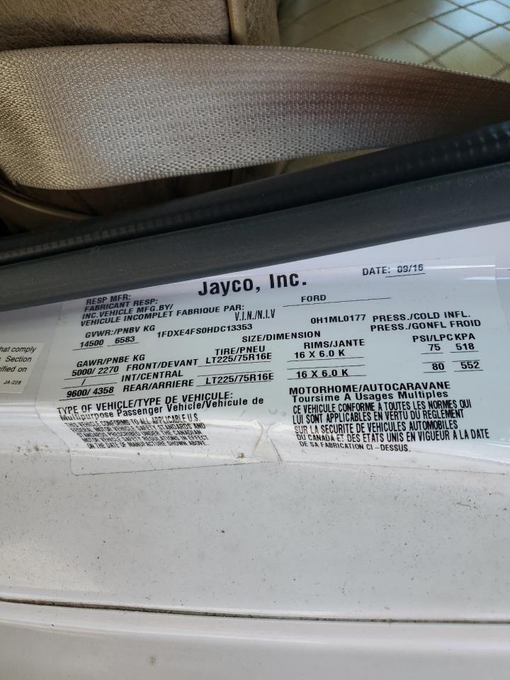 Ford Econoline E450 Super Duty Cutaway Van Image 5