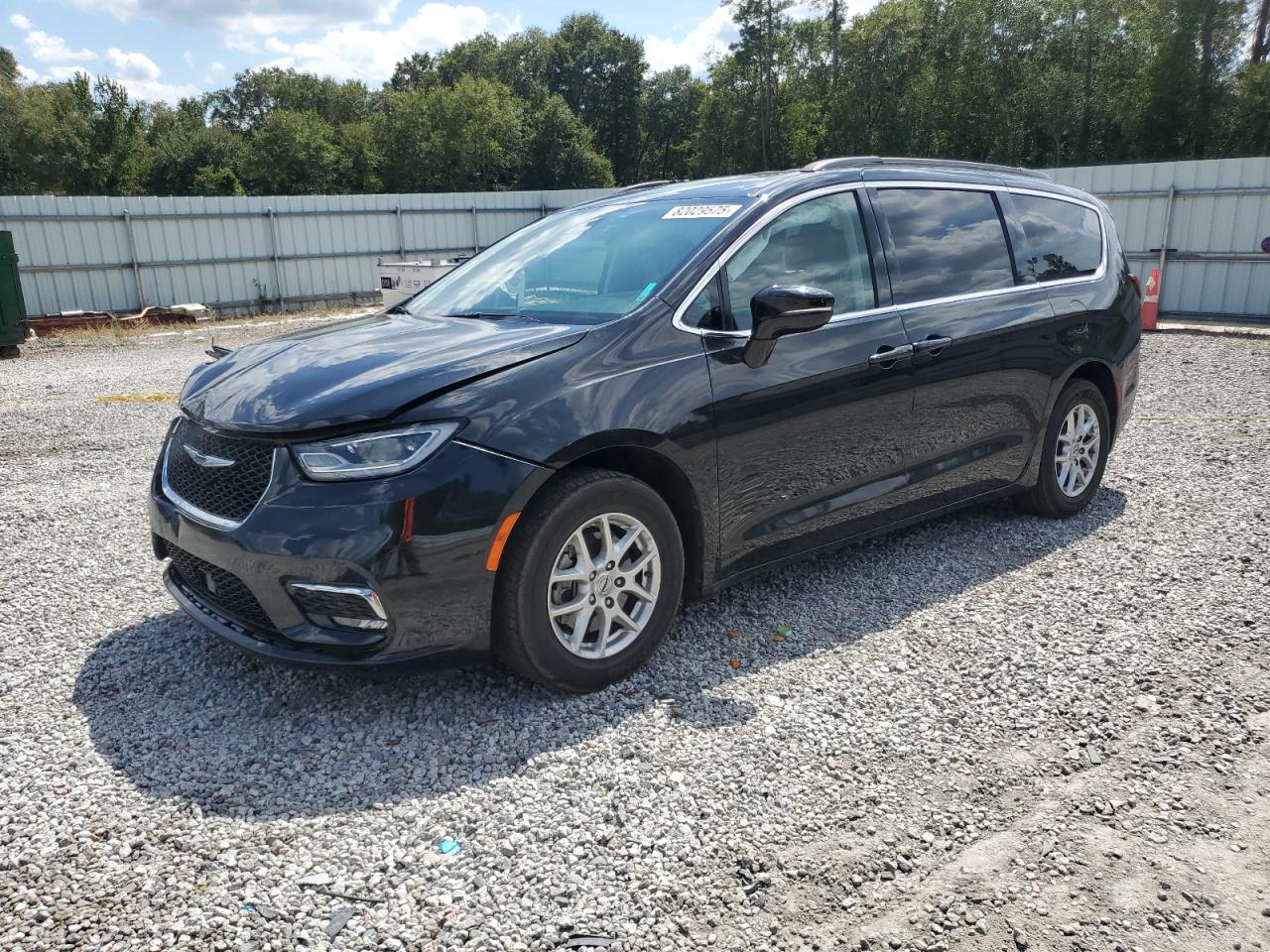 Chrysler Pacifica Touring L Image 1