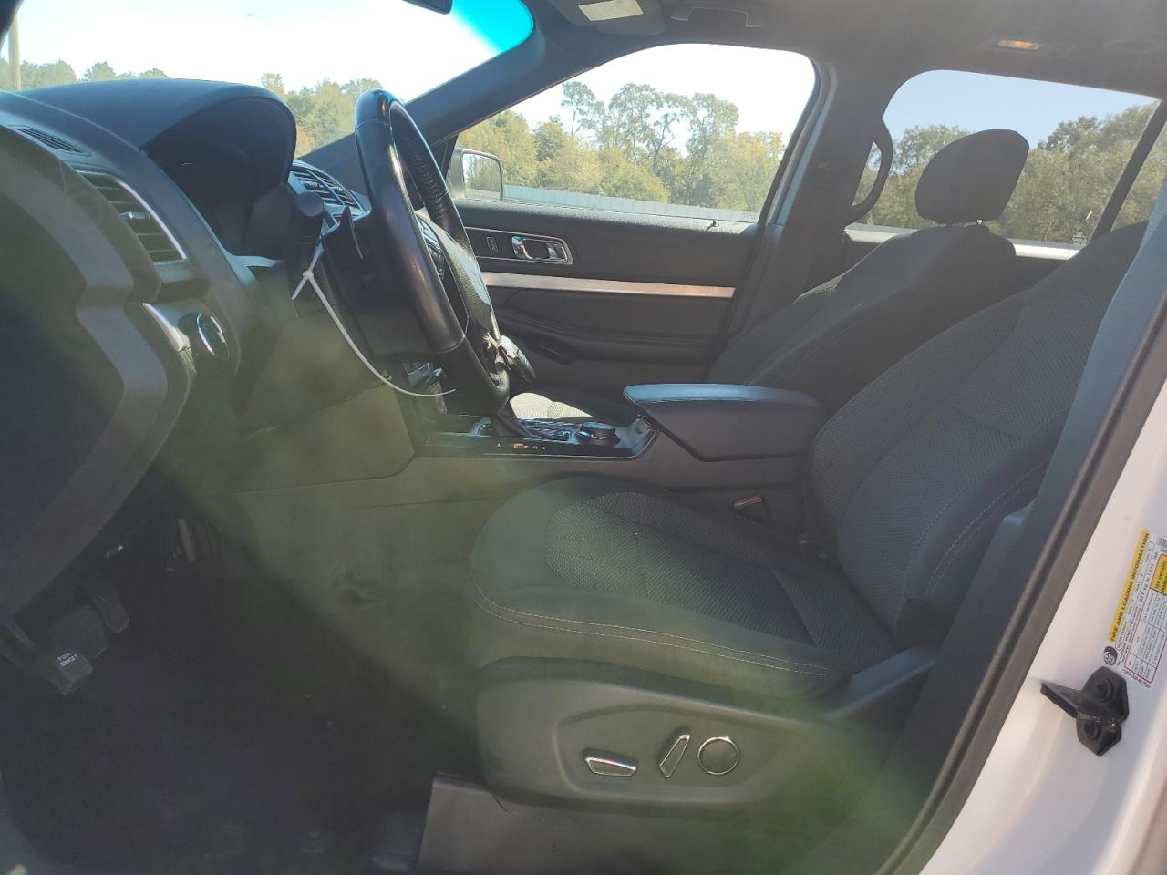 Ford Explorer Xlt Image 3