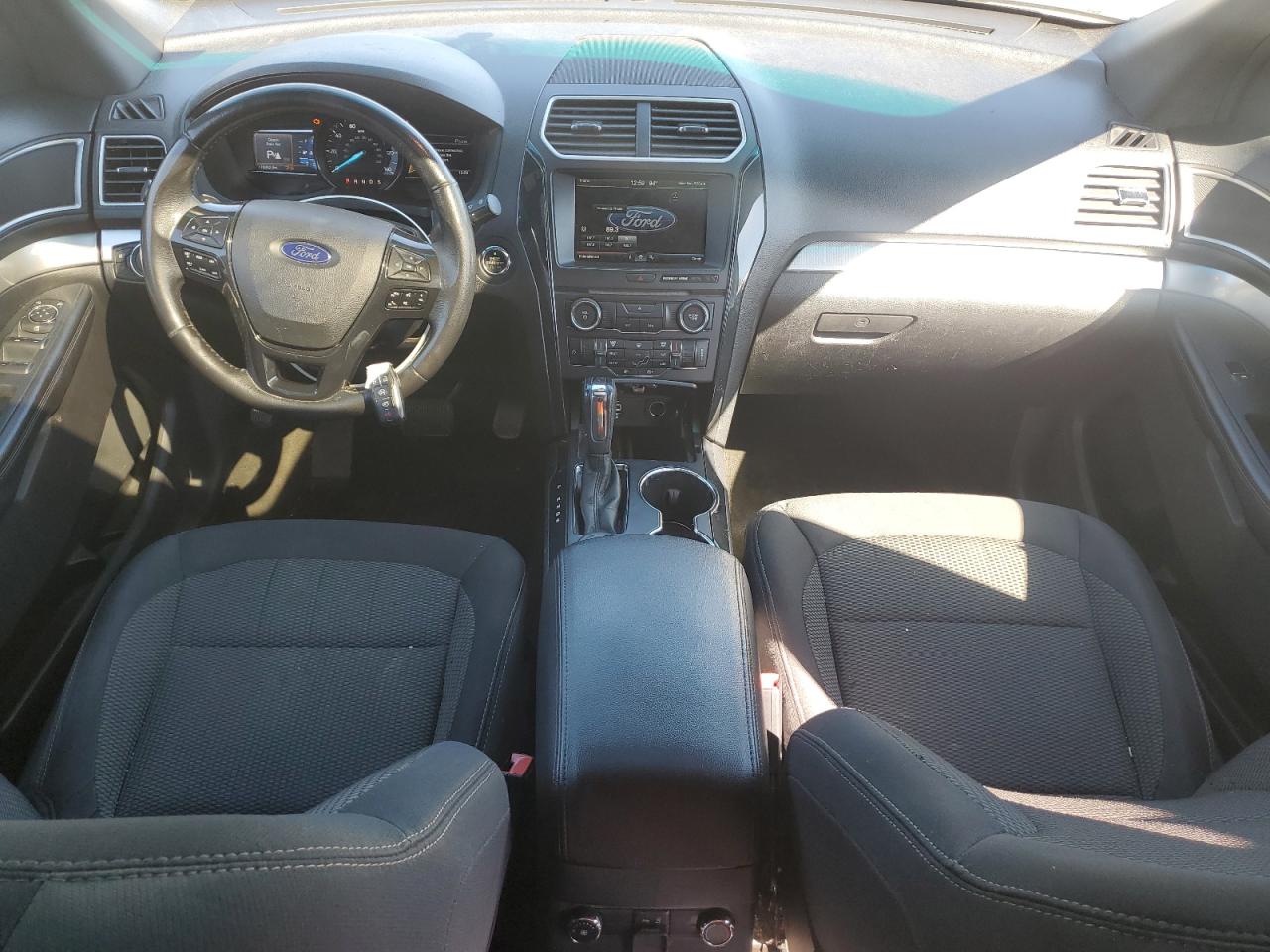 Ford Explorer Xlt Image 9