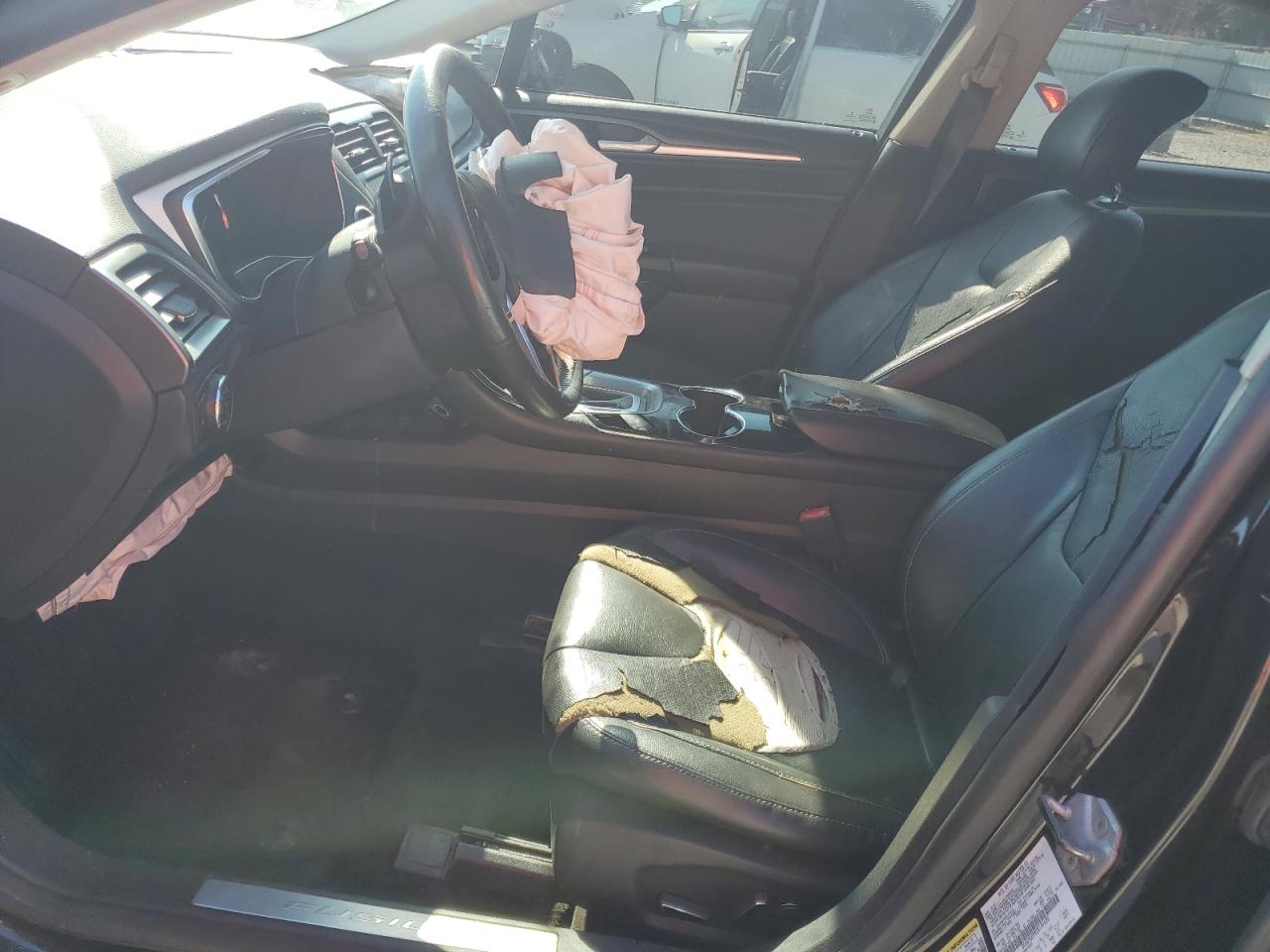 Ford Fusion Titanium Image 8