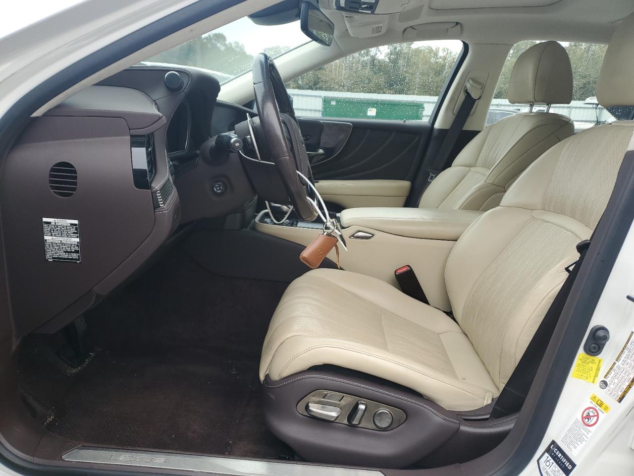 Lexus LS 500 Base Image 10