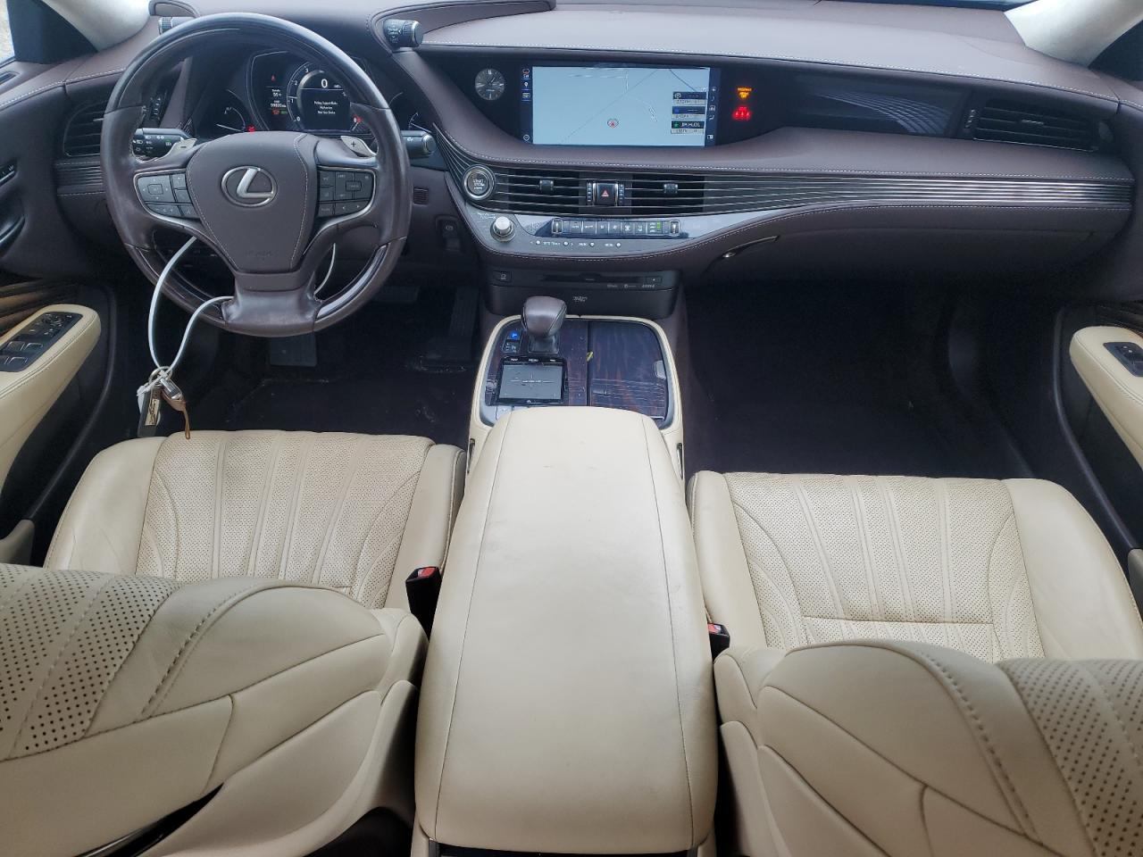 Lexus LS 500 Base Image 9