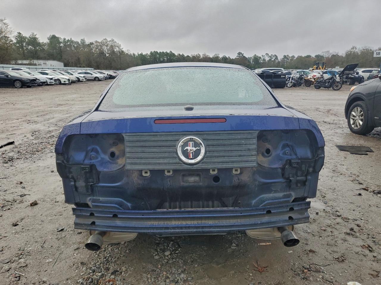 Ford Mustang Image 2