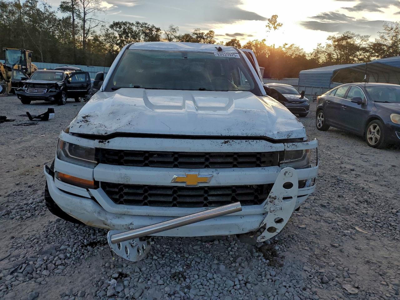 Chevrolet Silverado K1500 Custom Image 3