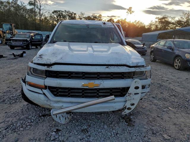 Chevrolet Silverado K1500 Custom Image 3