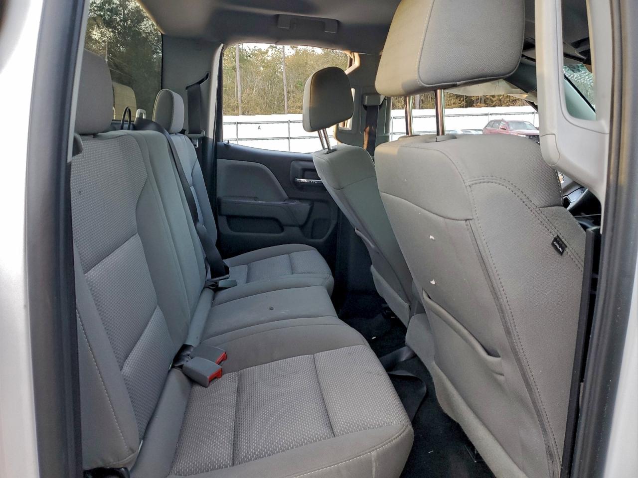 Chevrolet Silverado K1500 Custom Image 5