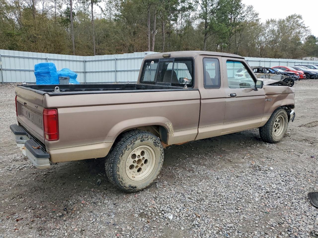 Ford Ranger Super Cab Image 2