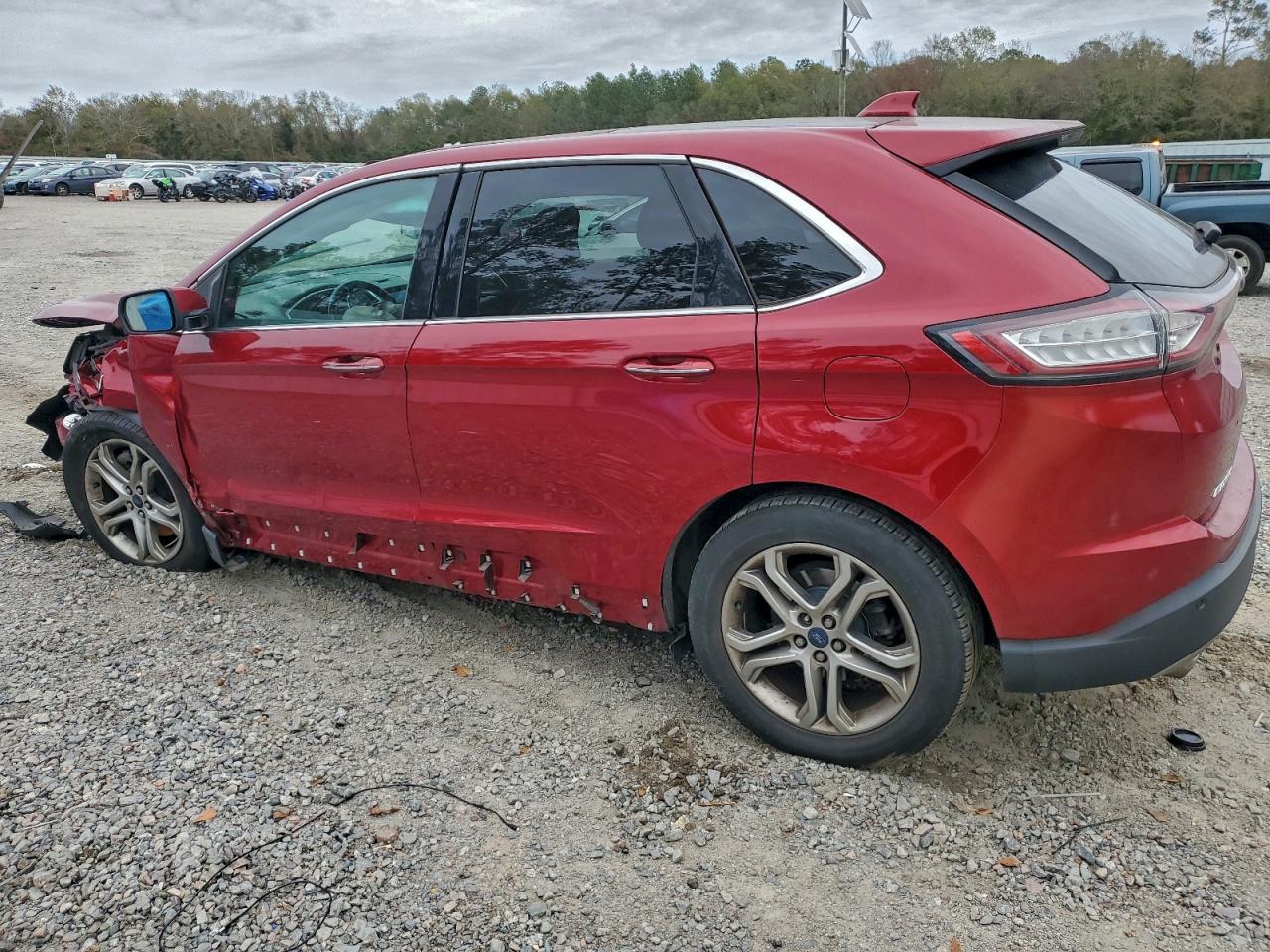 Ford Edge Titanium Image 3