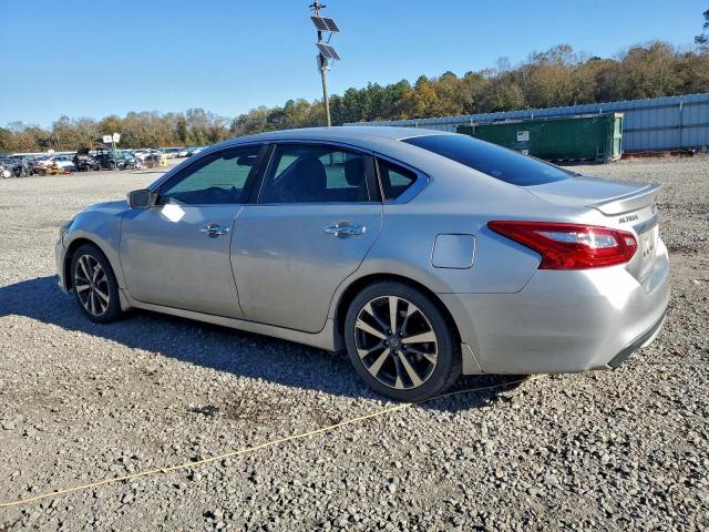 Nissan Altima 2.5 Image 7