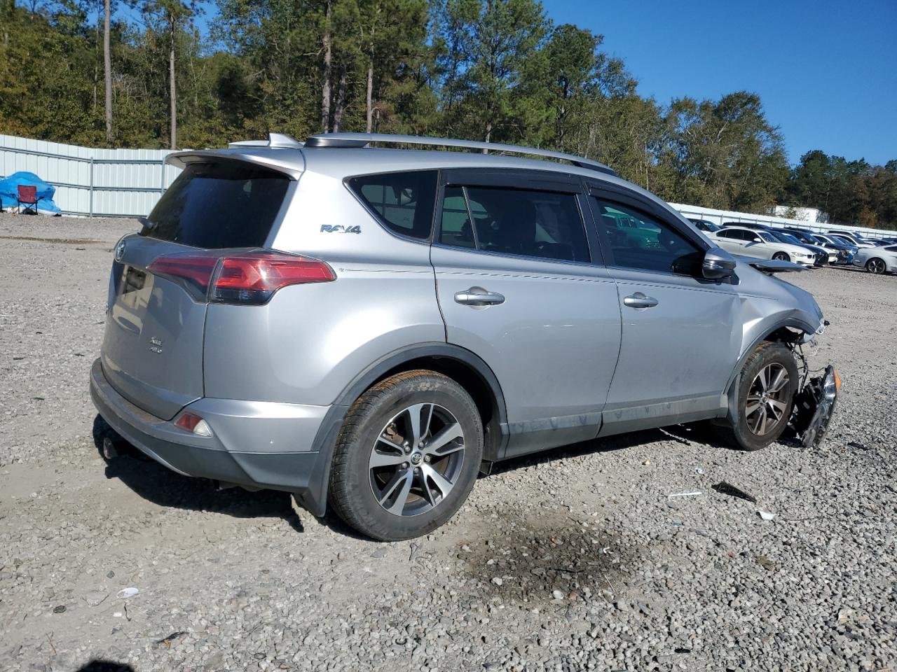 Toyota RAV4 Xle Image 6