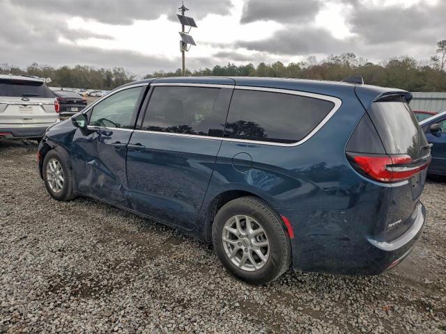 Chrysler Pacifica Touring L Image 4