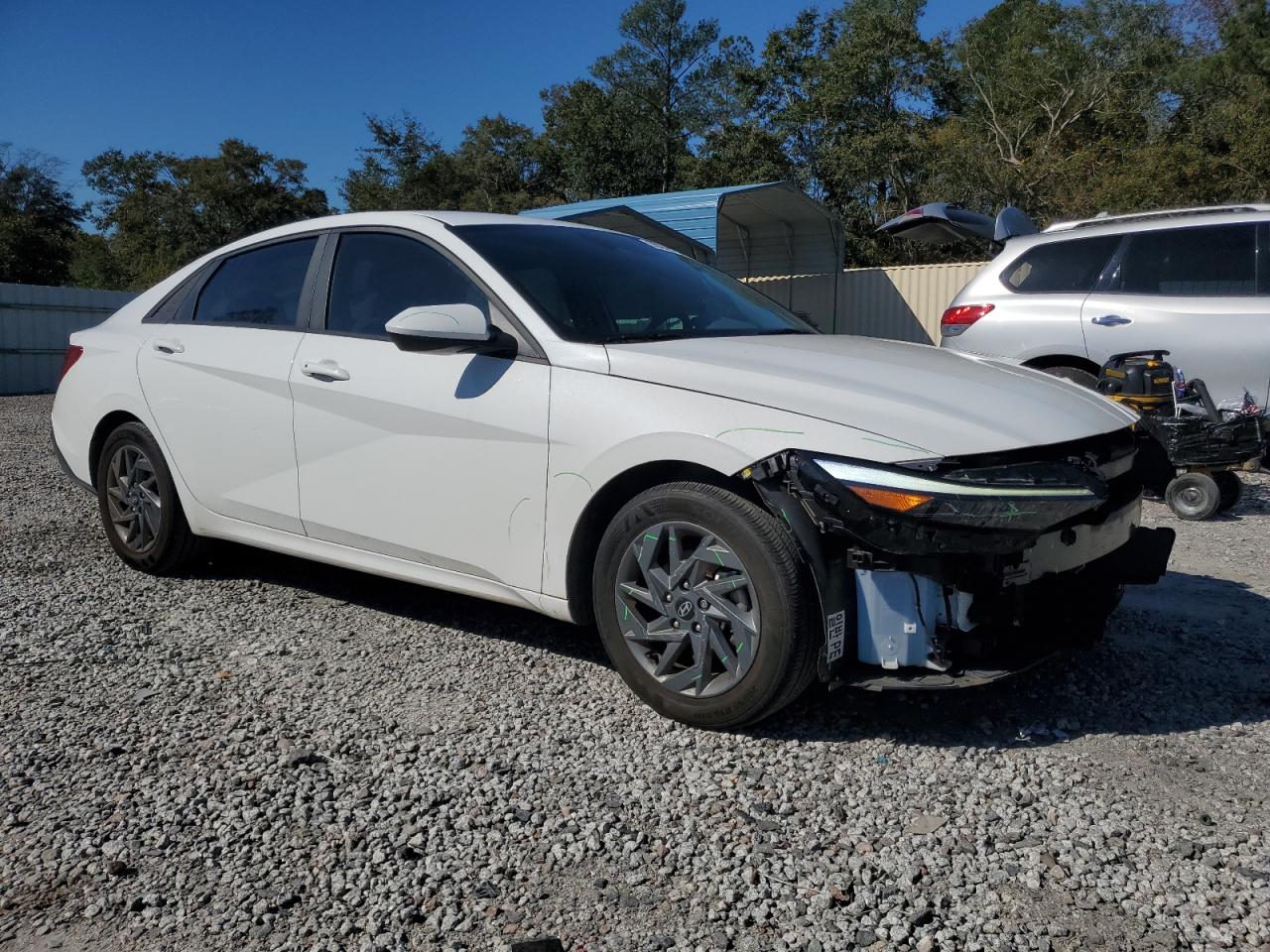 Hyundai ELANTRA Sel Image 2