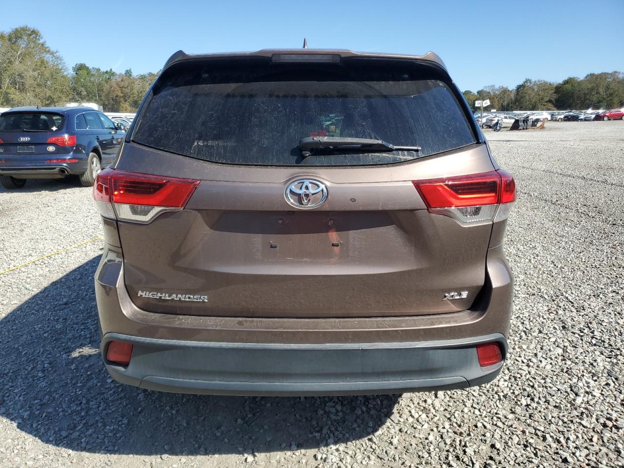 Toyota Highlander Se Image 8