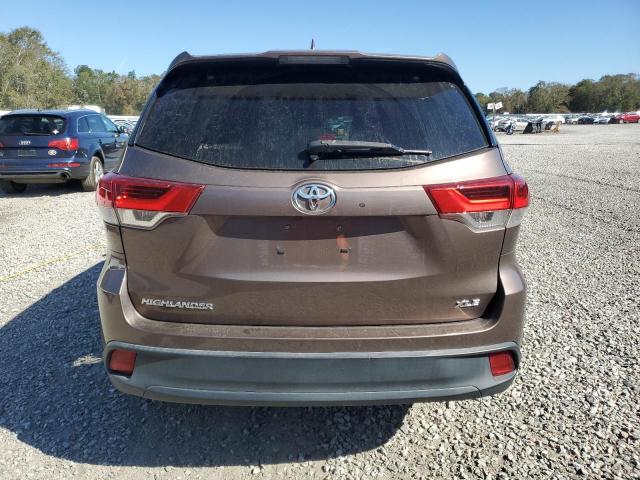 Toyota Highlander Se Image 8