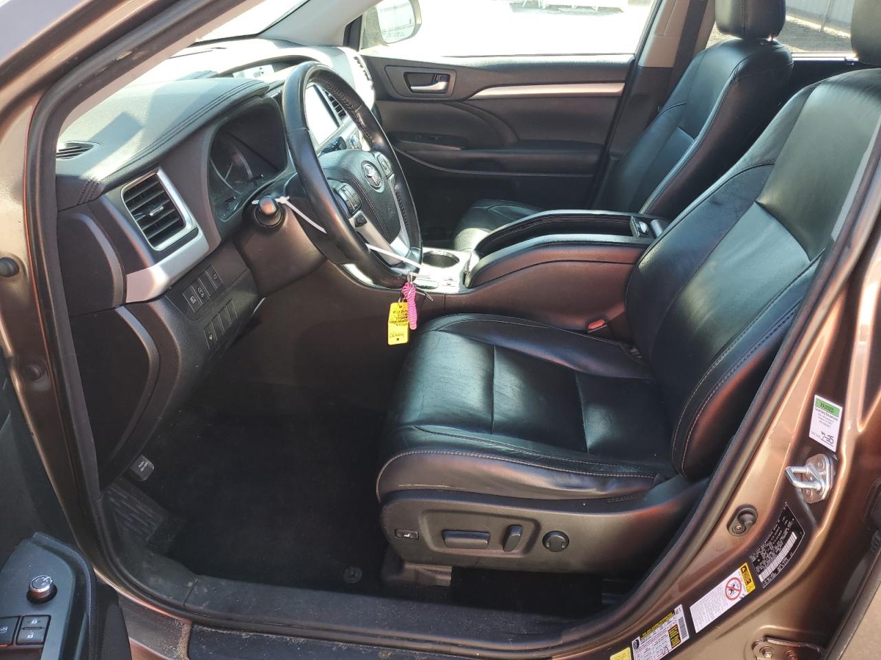 Toyota Highlander Se Image 10