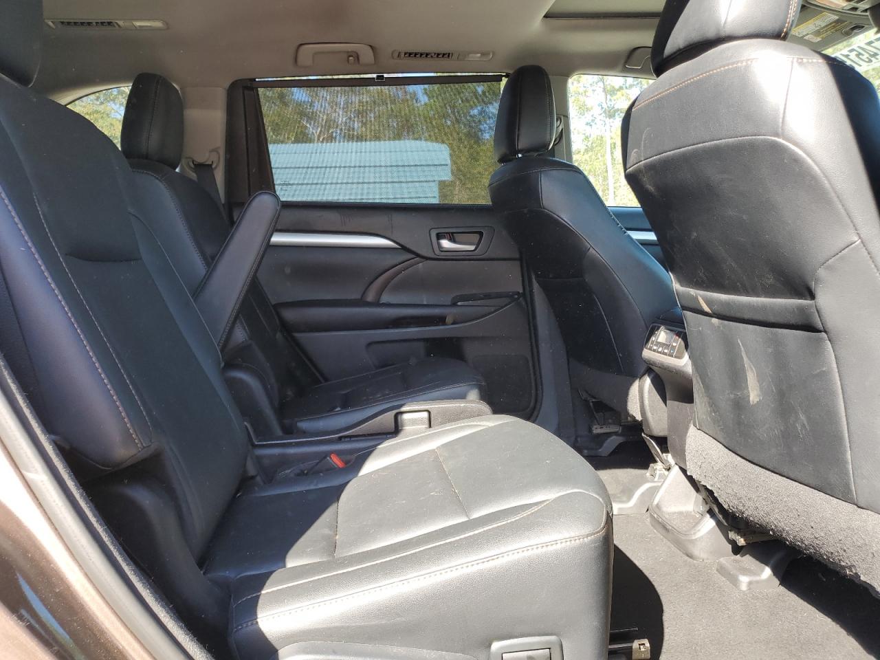 Toyota Highlander Se Image 2