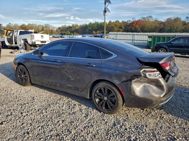 Chrysler 200 Limited Image 2
